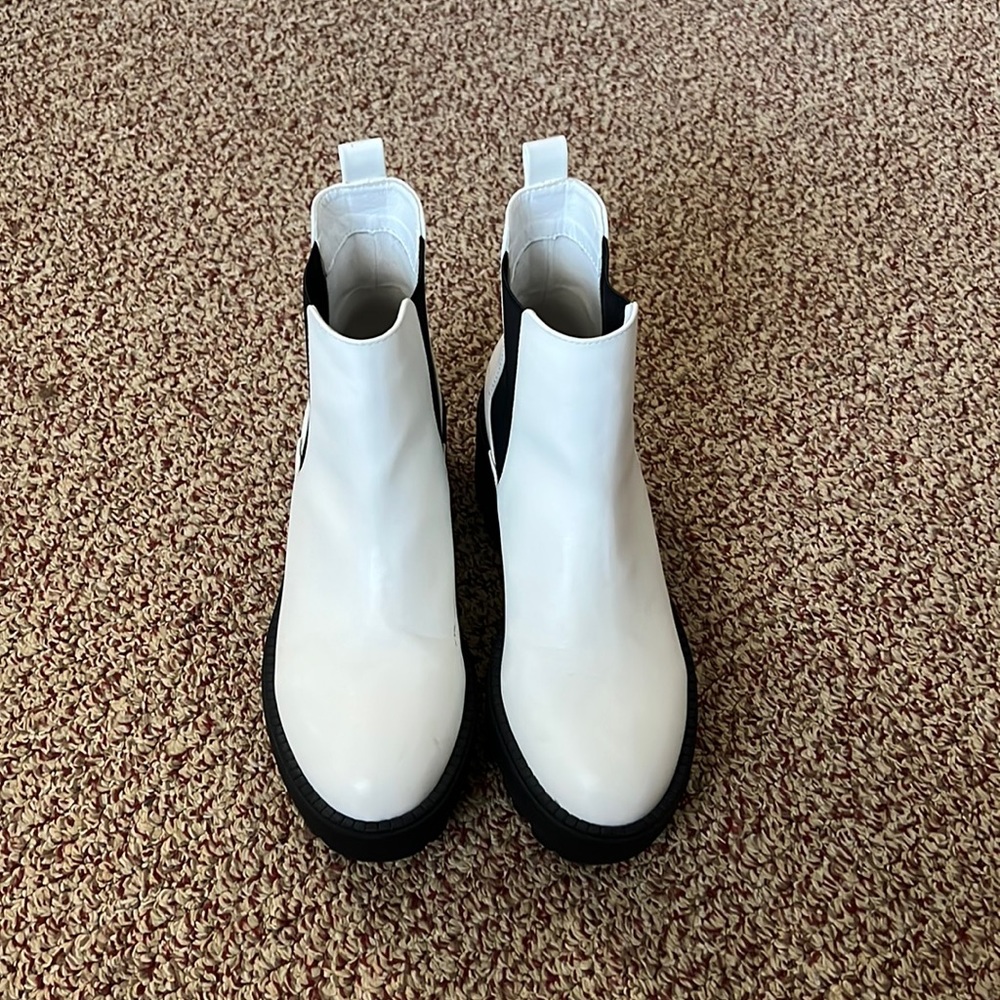 urban outfitters Chelsea boot